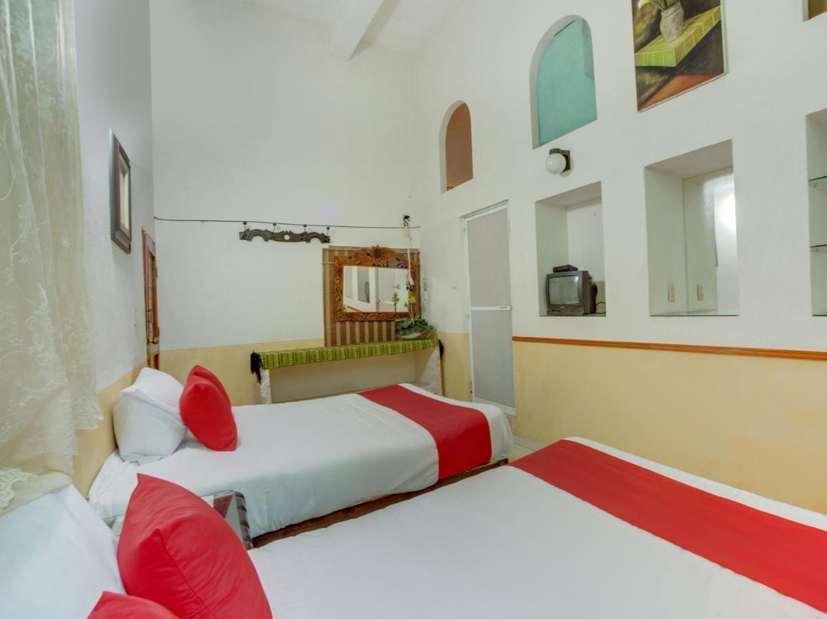 OYO Hotel Casa Ada Zihuatanejo Exterior foto